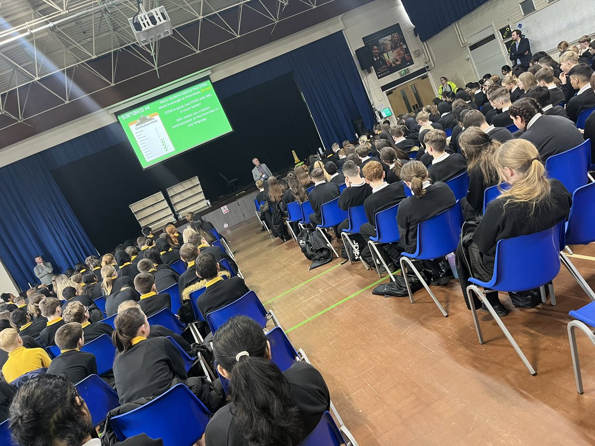 On Wednesday, David Binns did a motivational talk to all of our Y8 and Y9 pupils about the importance of languages in the workplace. Thank you @David_Sanako for sharing your experience with our pupils. They needed to hear it! You are so generous with your time! @Sanako_UK