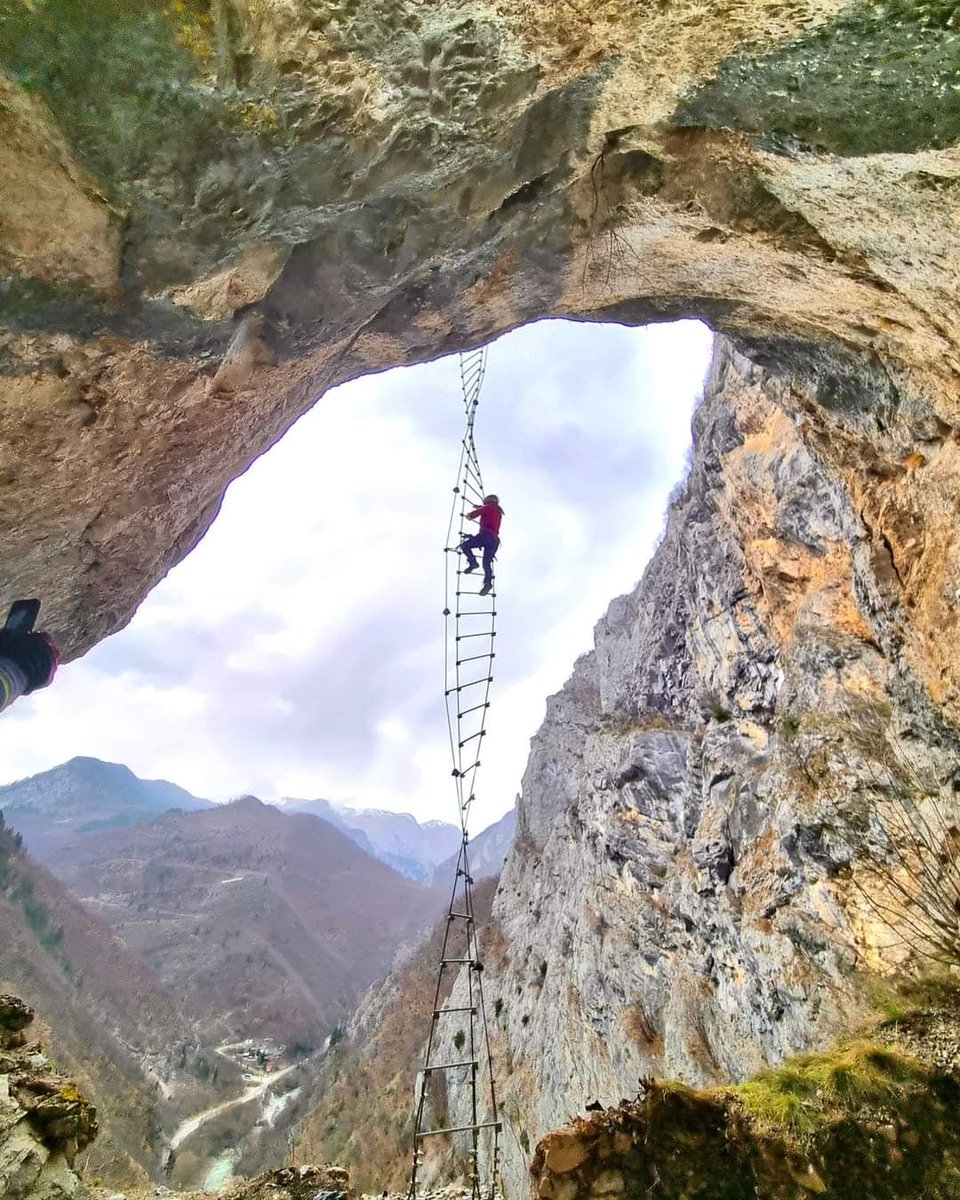 💫 Përjetoni eksperiencat unike me via Ferrata Peja360 në Gryken e Rugovës 🧗🥇🇽🇰 ° #visitpeja #pejatourism #peja #rugovacanyon #rugova #kosova #visitkosova #experience #viaferratapeja #viaferrata #travelinspiration #adventure #tourism #tourismdestination #outdoors