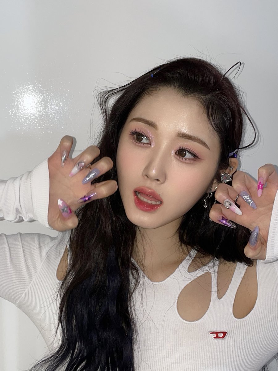 tribedaloca's tweet photo. [#미레🐶]
네일 짱 예쁘지?? 
ネイルかわちーでしょ？？💅✨

#트라이비 #TRI_BE #MiRe https://t.co/BQqdGJt2gN