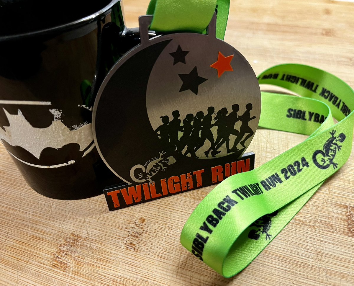PurpleGeckoEven's tweet photo. Wakey Wakey, eggs &amp; bacey, darkness, destiny &amp; frostbite await.

#purplegeckoevents #trailrunning #canicross #twilightrun https://t.co/2aSUkz3iR1