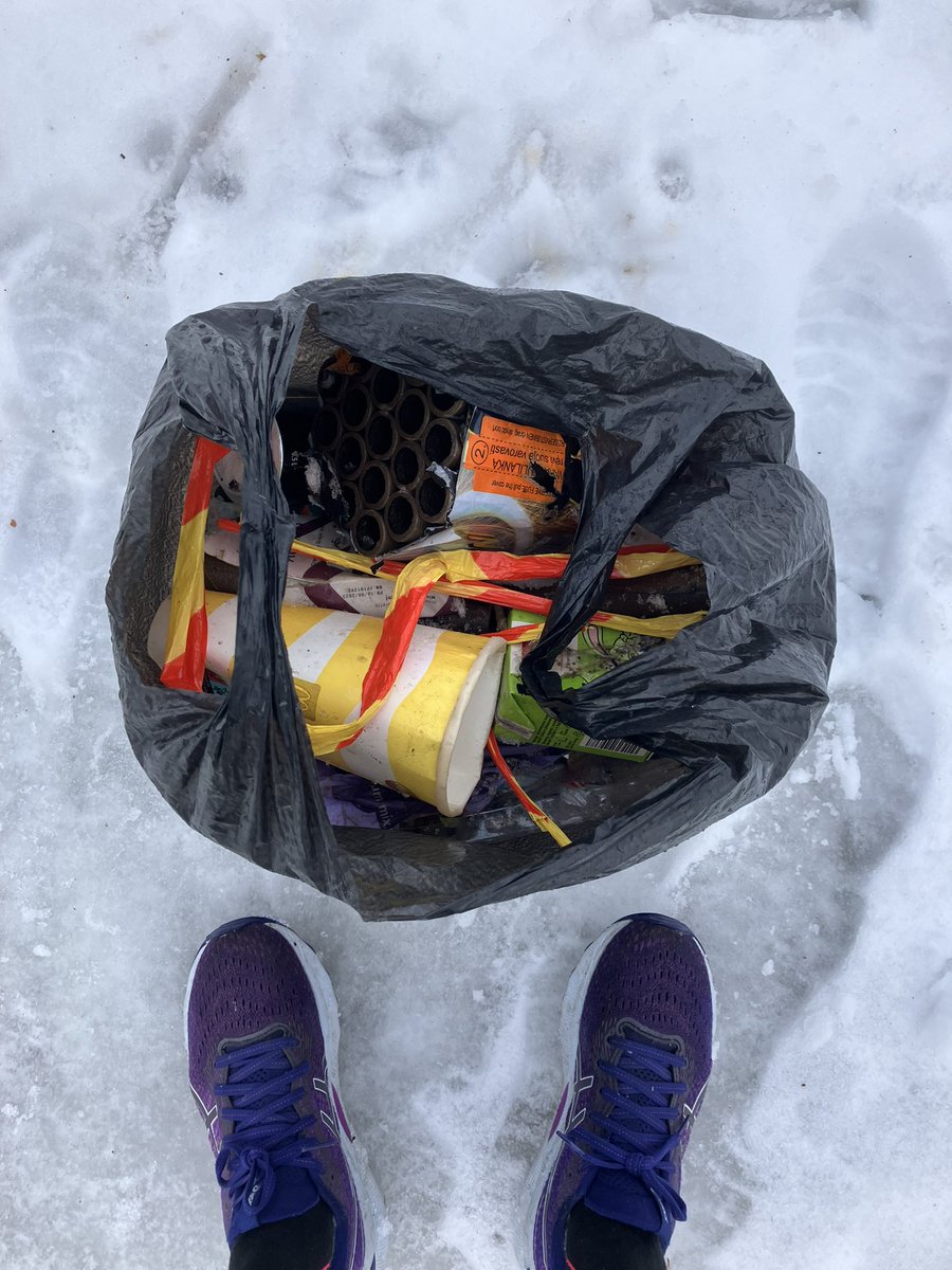 kaisupaulanto's tweet image. On siis kevät.. #plogging #ploggingrun #spogomi #juoksulenkki