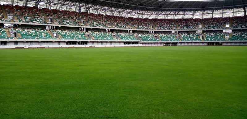 Nigeria, three-time winners of the #AFCON, 🥇 🥈 and 🥉 medalists at the @Olympics, have only one stadium - the one in Uyo - that meets CAF/FIFA standards. How long will this shameful situation continue?