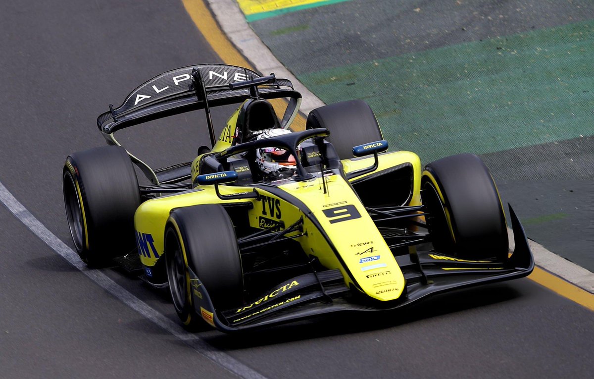 Invicta Racing driver Kush Maini moves up to P3 after race winner Hajdar received a 10 sec penalty. As a result, the Indian driver also moves up to third in the Drivers’ Championship, now on 33 points. P3 in sprint race. Feature race tomorrow. #AusGP #F2 #Formula2 @kmainiofficial