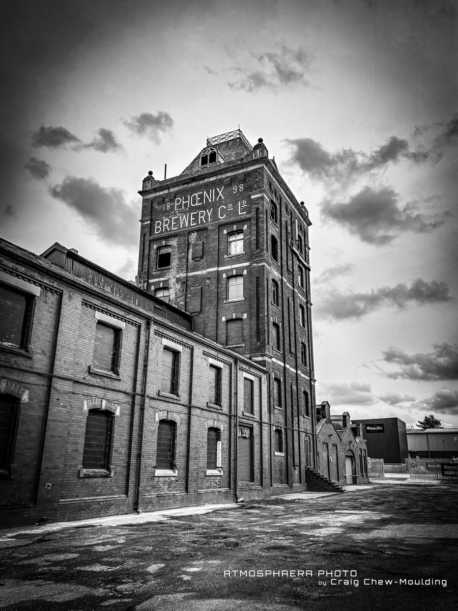 Heywood, Lancashire. #iphonephotograhy #shotoniphone #Heywood #Lancashire @RochdaleCouncil #GreaterManchester @PhoenixBrewery1 #urban #urbanphotography #blackandwhite #monochrome #mono @phoenixbrew