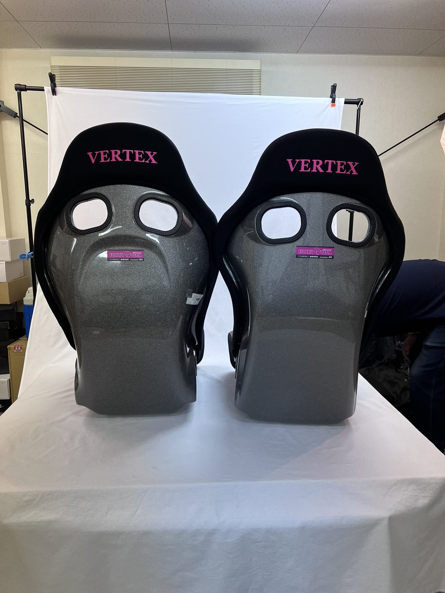 VERTEXSPY's tweet photo. VERTEX Funky Queen Racing Seat 

撮影中♪

シリアルナンバーはここに貼り付けられます！

いよいよ来週から少しづつですが順次配送されます！

今しばらくお待ちください❣️

#VERTEX #bride #zeta4 #zieg4 #funkyqueen https://t.co/DosenPaNWM