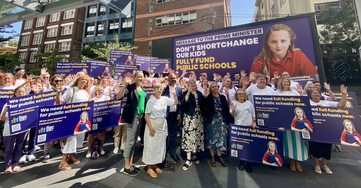 More than honoured to join @TeachersFed @henryrajendra @AFlohm @tash_watt for the launch of the full funding for public schools billboard campaign!