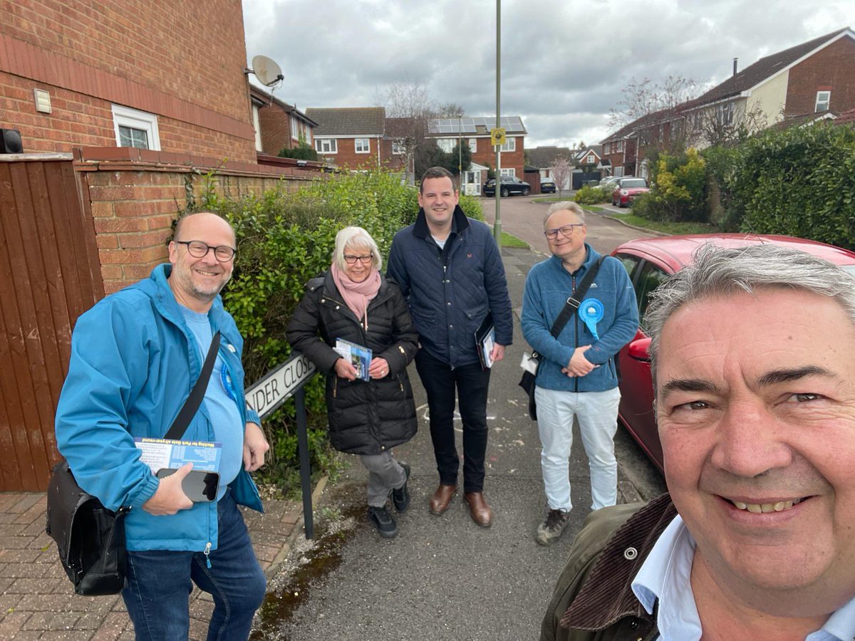 Out meeting residents in #HambleValley in Park Gate with hardworking Cllrs Ian Bastable and Simon Martin, we are out every week and the feedback on the excellent Conservative Council was very good.