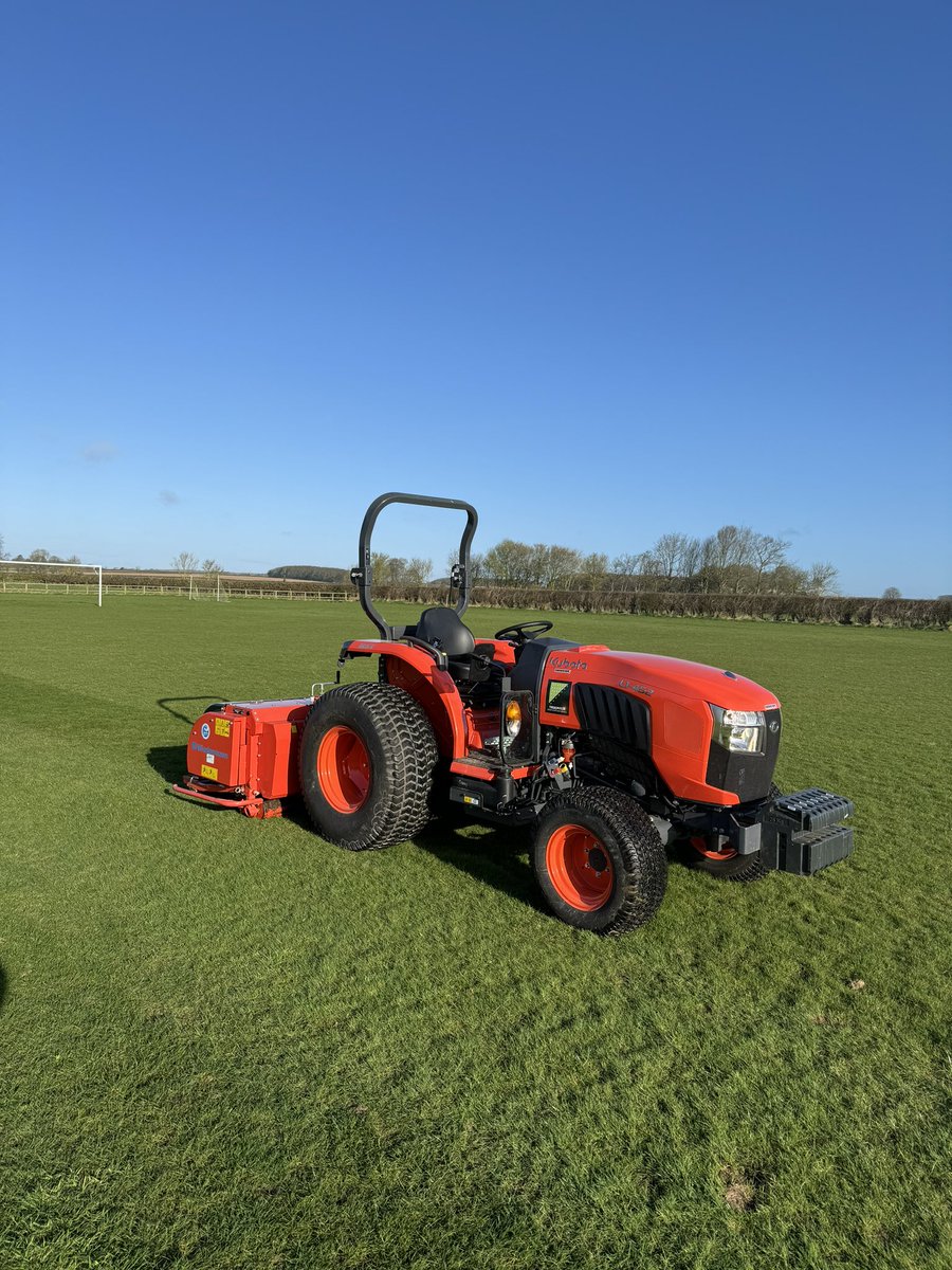 TruePitch1's tweet photo. Lovely morning for a verti drain at @LittleDriffFC using our @WiedenmannUK Terra Spike GXi 8 HD https://t.co/WGn7Ja31D6