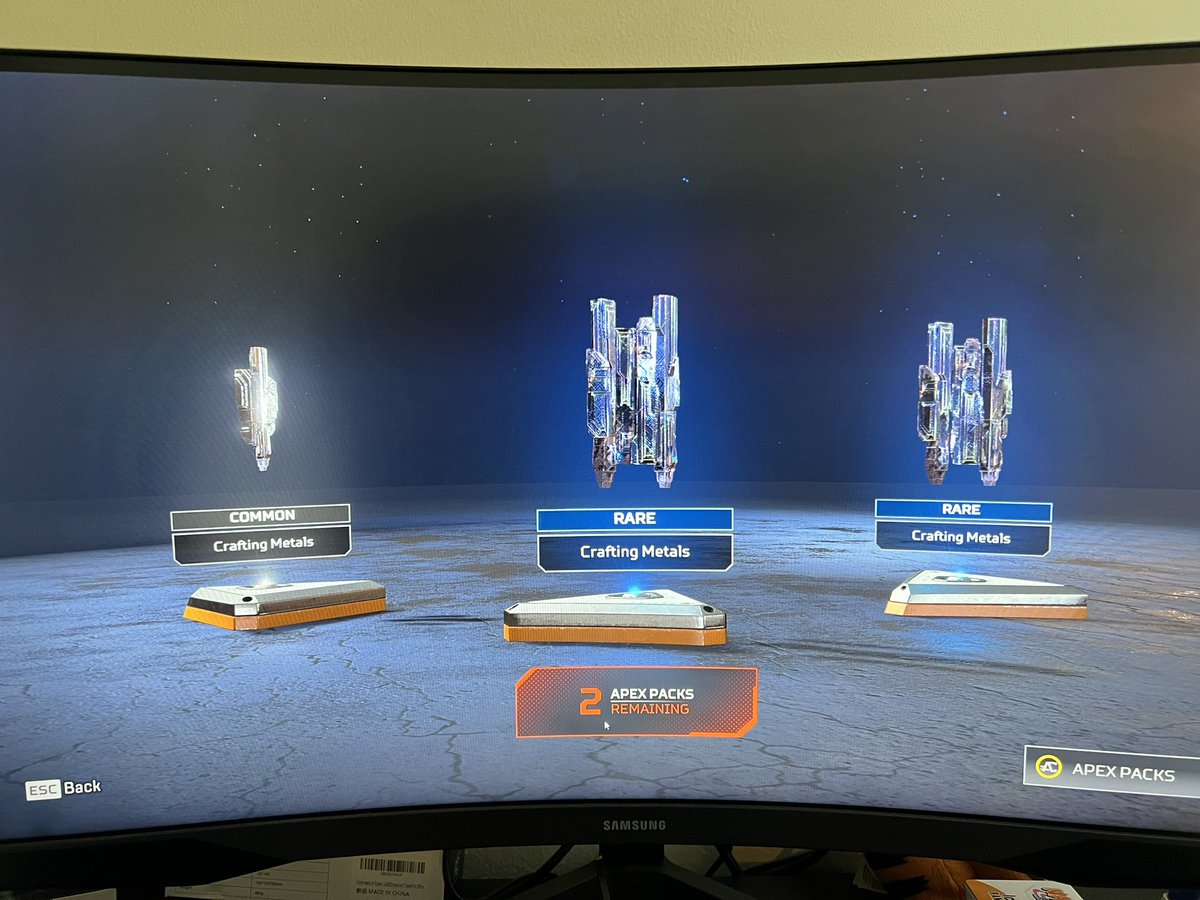 KyleStoey's tweet photo. @Respawn @PlayApex this is some bs  3 crafting materials from a pack is outrageous. Your way of getting money without giving anything https://t.co/LZxr3nzm9L