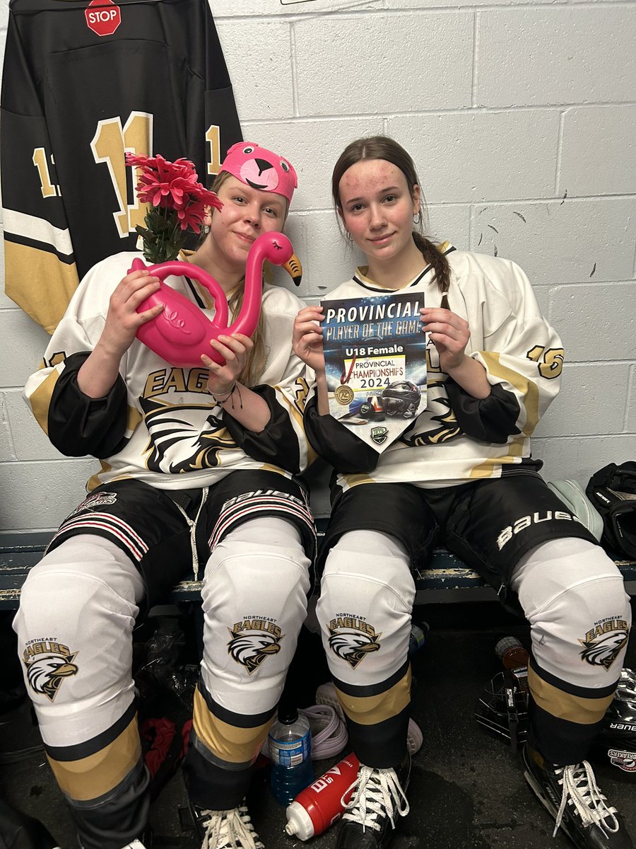 After a tough game, the Eagles came short with a 2-1 score against the Gander Flyers.

POG- Olivia King 🏒 
Flamingo- Emma Griffin 🦩 

🚨-Emily Boaland
🍏- Emma Griffin