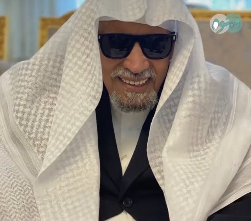khalidfahad77's tweet photo. ورحل صاحب  الخير والبر والإحسان
    نعم رحل الرجل المخلص الذي نذر نفسه  لخدمة دينه ثم قيادته ووطنه ،،رجل الأعمال الشيخ عبد المحسن بن سعد بن سعيد ( رحمه الله) عن هذه الدنيا تاركاً إرثاً ثميناً من الأخلاق الحميدة وأعمال الخير والبذل والعطاء. والطيبة و التواضع والكرم والعلاقات المتميزة مع مجتمعه وأسرته .وقبل ذلك التمسك بالقيم الدينية.. والتي ستظل باقية في ذاكرة مجتمعه و أهله وأصدقائه ومحبيه وكل من عرف هذا  الرجل الإنسان الخلوق.. والتي ستظل أفعال الخير  والعطاء التي قدمها الفقيد بصمة رائدة في الذاكرة وراسخة في الوجدان..
    نسأل الله عز وجل في هذا الشهر المبارك . أن يتغمده بواسع رحمته ويسكنه فسيح جناته ويلهم ذويه ومحبيه الصبر والسلوان وجميع موتى المسلمين. اللهم أمين . إنا لله وإنا إليه راجعون.