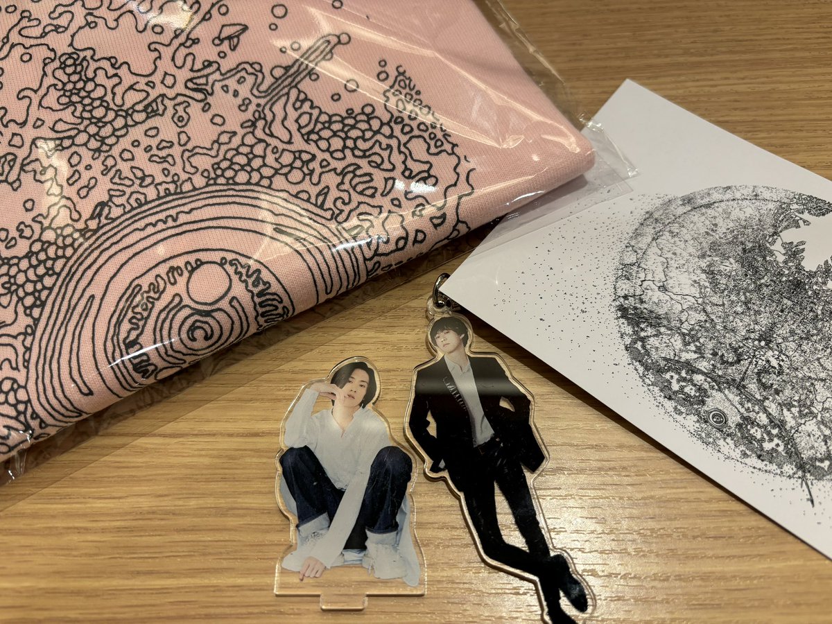 yamato_of_you's tweet photo. 今日の3本目！奇跡だな、推しの現場も仕事も勉強もない休日...この週末だけの貴重な出会いなんだから✨これも明日で終わってしまうって儚さは劇場っていう空間にしかない。なんとかこの新進気鋭&amp;傍若無人芸術をたくさんの人に体感してほしいと願う...楽日完売らしいけど、当券あるかも的な #nkosmos https://t.co/IlASMmysVX