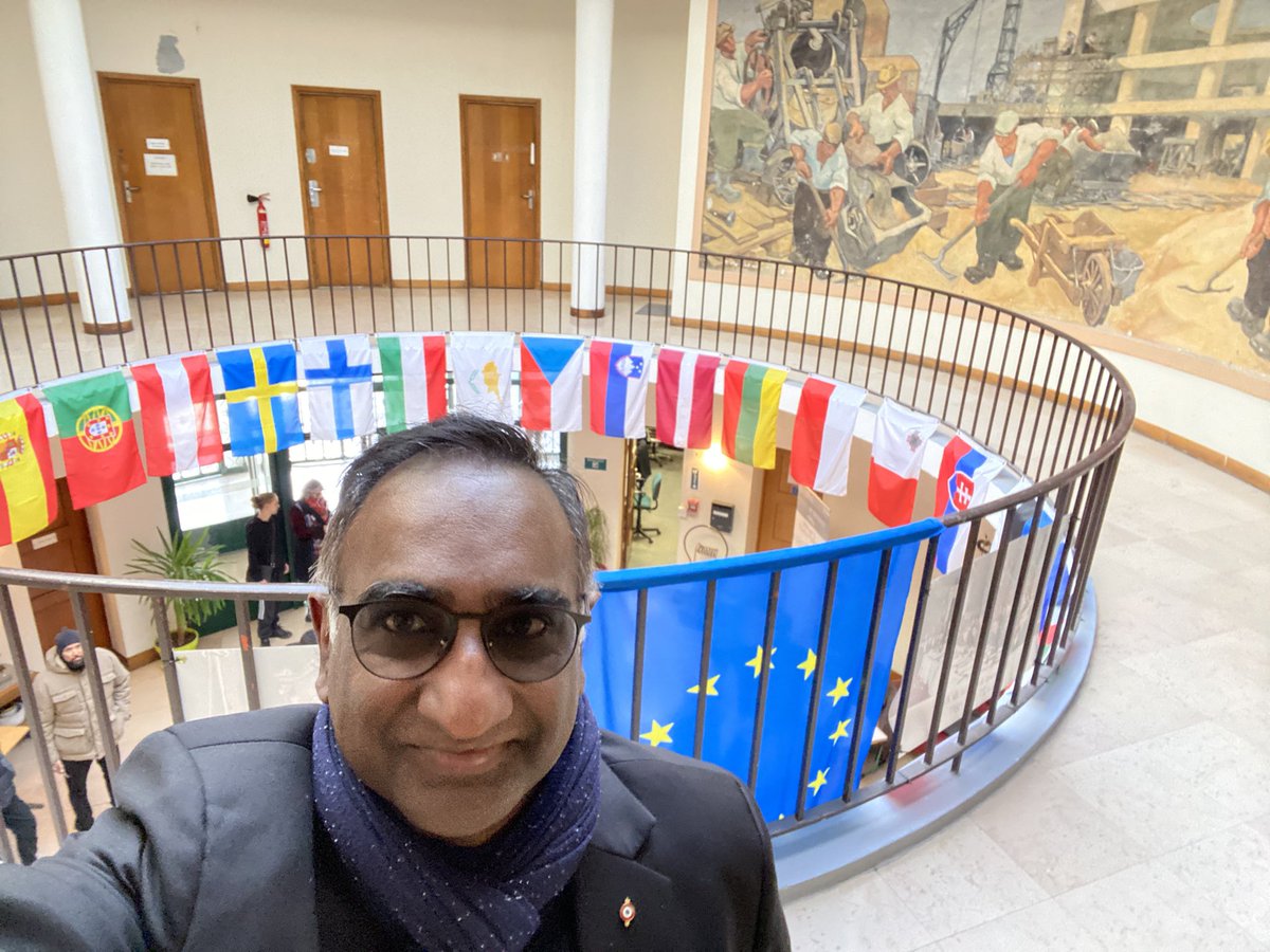 Journée portes ouvertes  du lycée Maurice Genevoix et du lycée des métiers Jean Monet <a href="/des_monnet/">Lycée des Métiers Jean Monnet Montrouge</a> 
Excellente opportunité pour explorer les offres éducatives et de rencontrer les enseignants des sections Européennes. <a href="/EUErasmusPlus/">Erasmus+</a> #montrouge