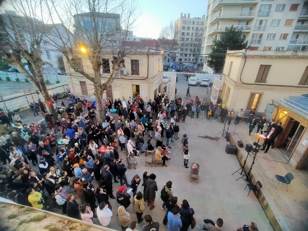 Mardi dernier avait lieu l'inauguration de la Filature, le nouveau lieu en occupation transitoire géré par Intermède a Villeurbanne. Du monde du monde et du monde !