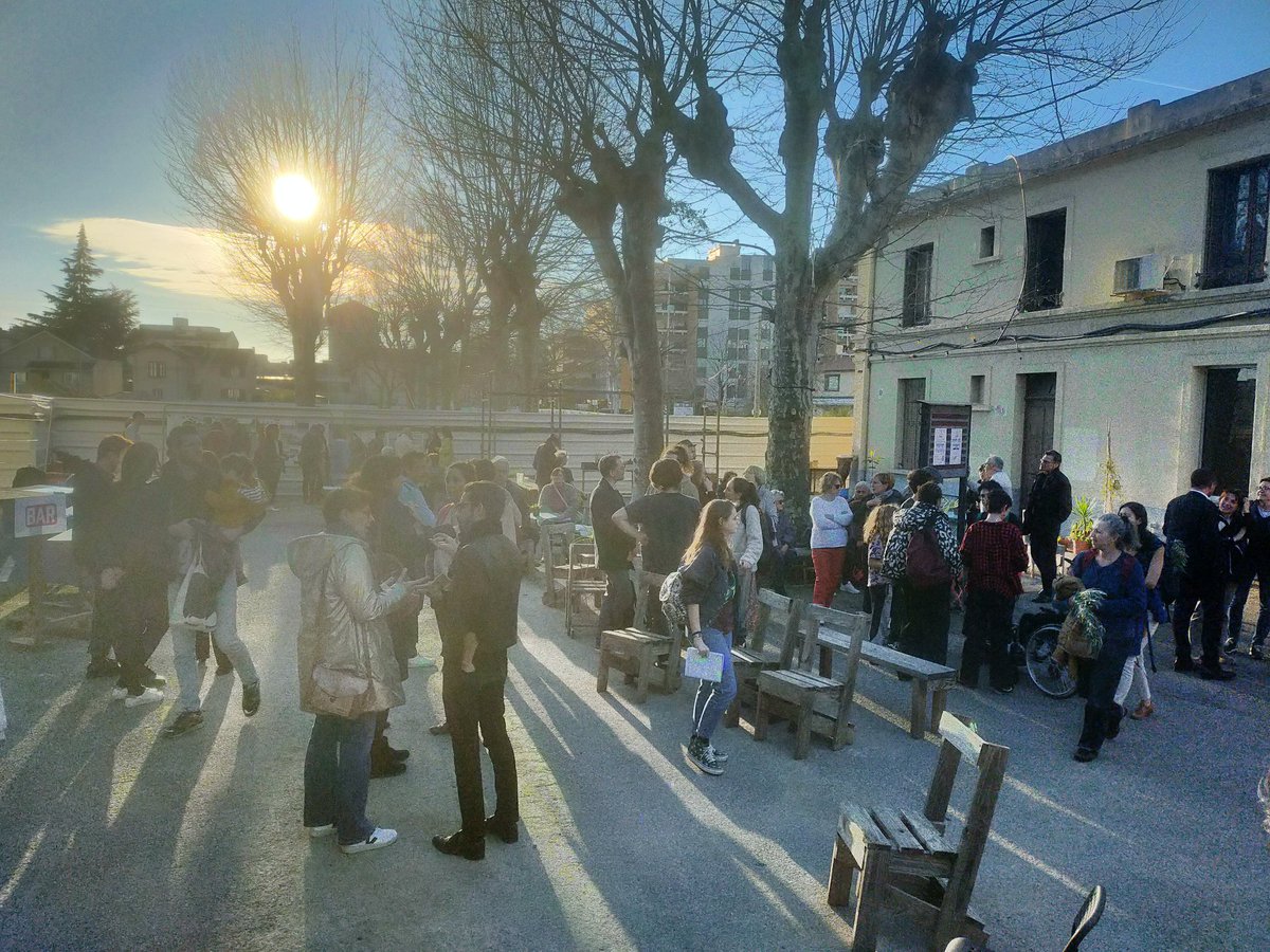 La Filature, lieu de travail et de proximité, son bar mercredi 16-22h et jeudi toute la journée (pour l'instant !) géré par Lieux Courbes