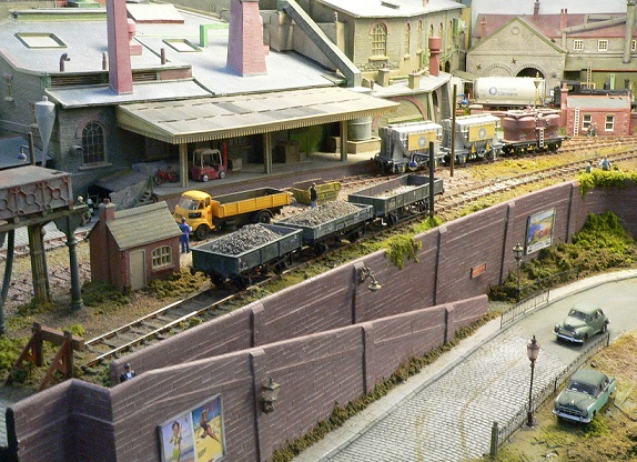 ModelRailSutton's tweet photo. Our Club layouts. #HartonGill  first up https://t.co/j2MVZEjOTh