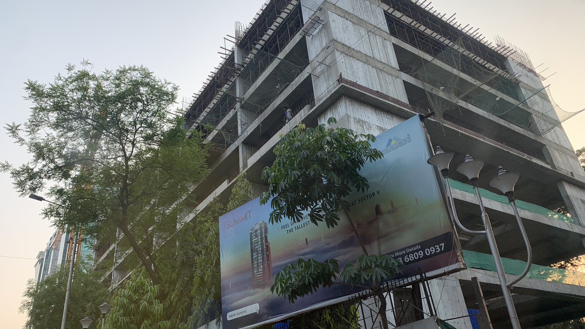 Whenever I am going to Salt Lake Sector V, I am getting amazed to see the speed of construction of the Upcoming tallest Techpark of the Area “Merlin - The Summit”. @GroupMerlin 👏 #newtechpark #kolkata #saltlake #ithub #itcompany #comeinvestinbengal