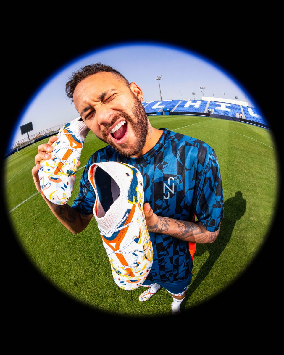 Sahadaki en yaratıcı oyuncu için tasarlandı 🫵    Yeni Neymar JR FUTURE Creativity Pack şimdi PUMA mağazaları ve PUMA.com’da 🎨