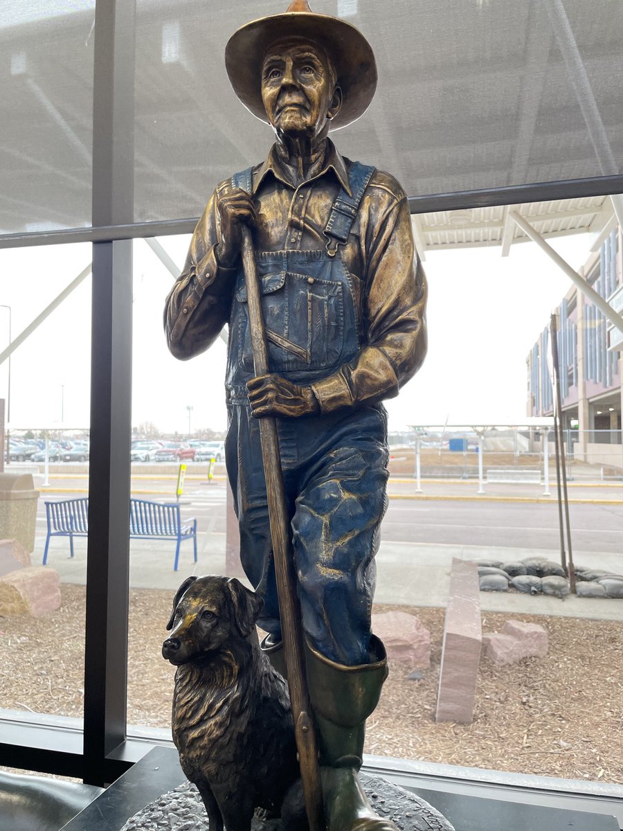 Farmer sculpture in Sioux Falls SD airport. Unfortunately this image is highly outdated as I just spoke to 250 women in Agriculture hosted by the team mates of ⁦⁦@farmcredit⁩ services of America. Let’s share new images of farmers working together