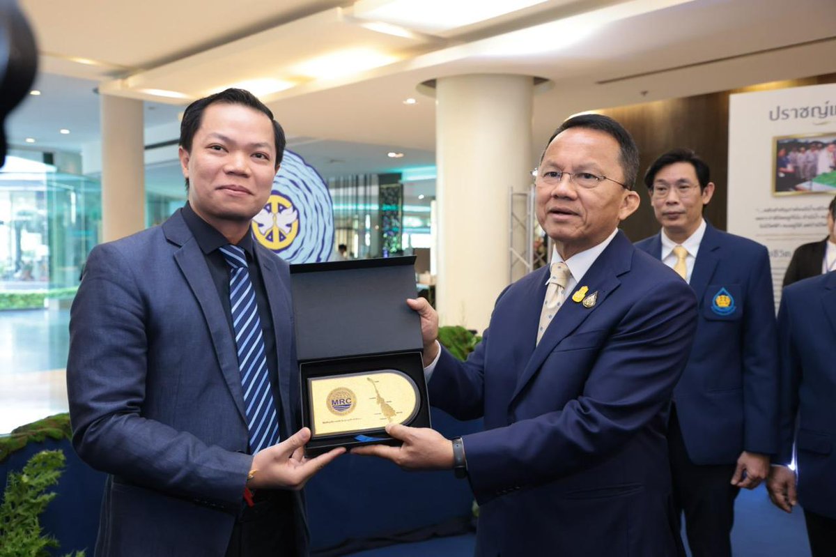 💦CEO Anoulak Kittikhoun briefed Thai Deputy Prime Minister Somsak Thepsuthin, who is also MRC Council Member for Thailand, on the challenges, opportunities and priorities of the MRC and what role the organization is playing through public and quiet diplomacy.