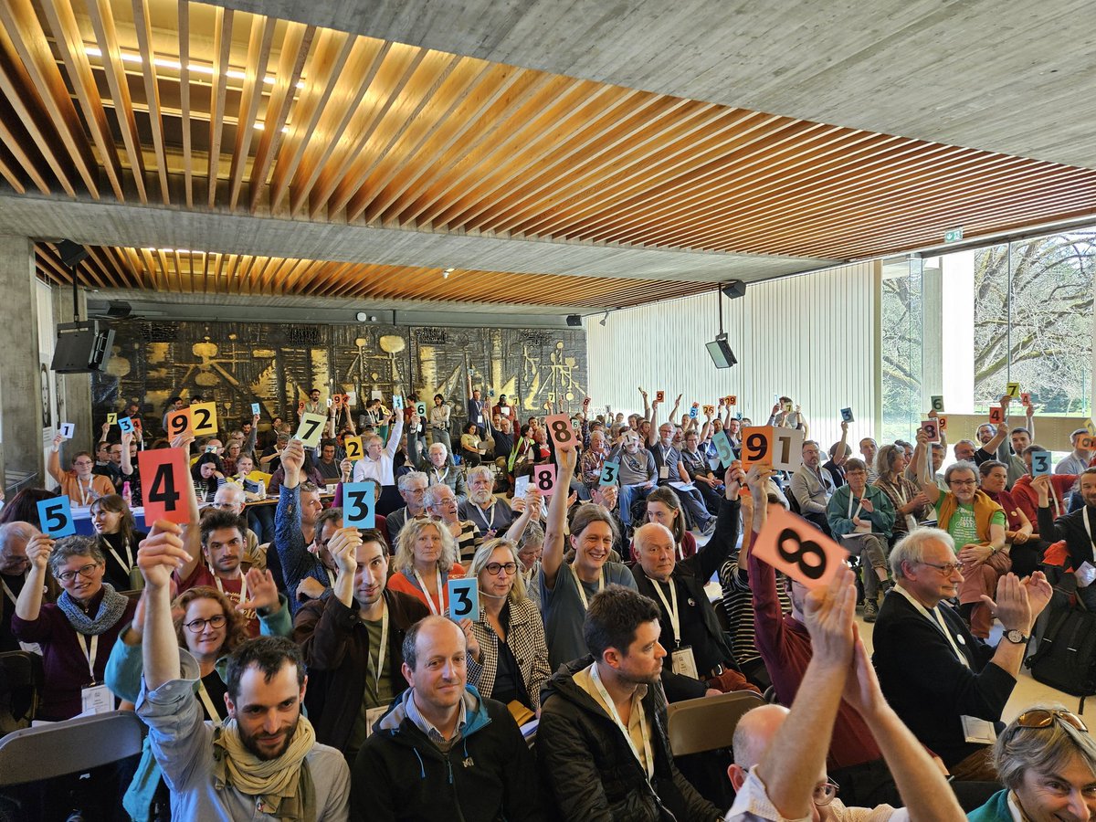 Pour appeler la @FUB_fr ne dites plus 'fédération française des usagers de la bicyclette' mais 'fédération française des usagères et des usagers de la bicyclette'
Vote à l'unanimité !
#egalitéFemmesHommes