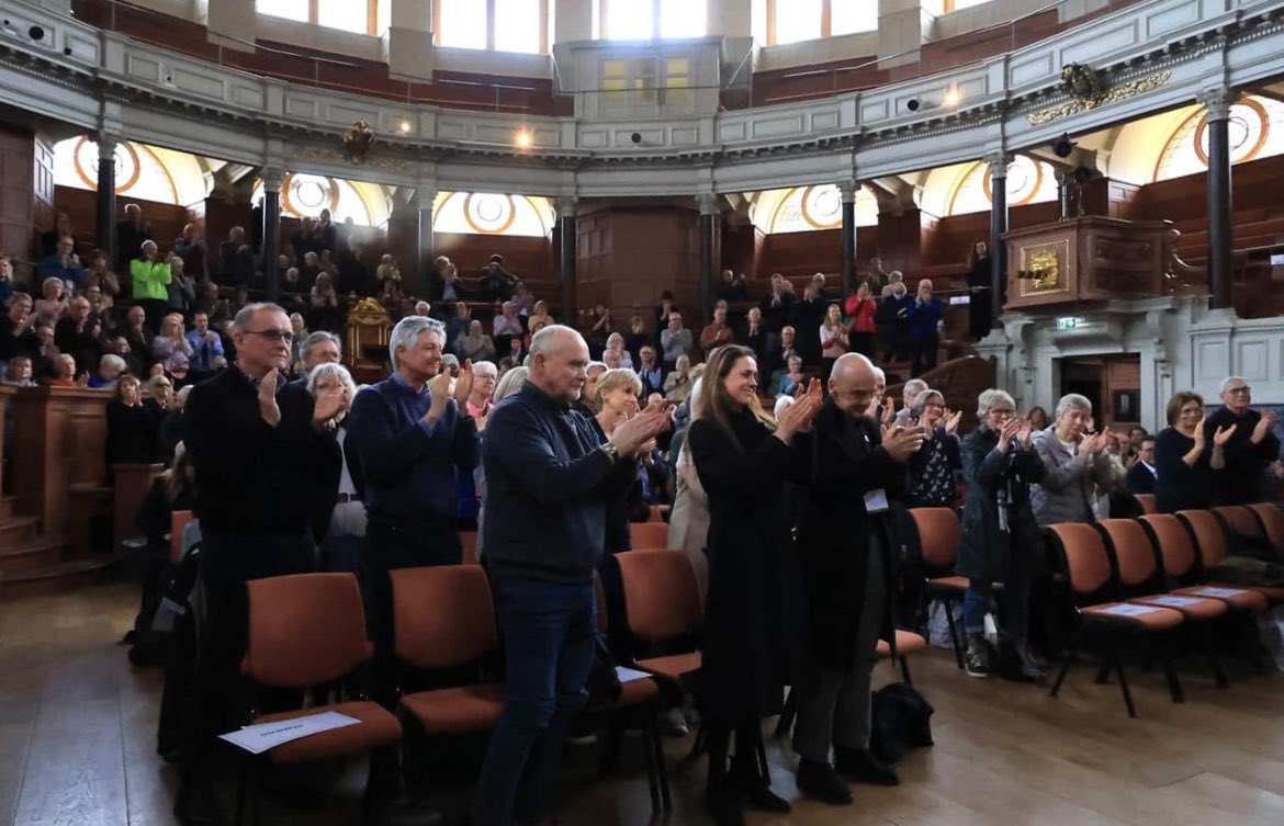 Thanks to @oxfordlitfest @forensicgod @RichardMoorhead and most of all @wendybuffrey who spoke so movingly about her experiences yesterday and received a standing ovation for her pains.