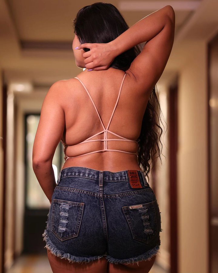 GJW8kaDWAAAcZrY?format=jpg&name=900x900