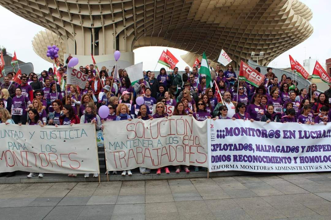 desimalaga77's tweet image. 22 de Marzo de 2014, Marcha por la dignidad de #MonitoresEnLucha y #MonitorasEnLucha. Diez años después seguimos a las espera de que se publique el BOJA que acabe con la precariedad del colectivo
@AndaluciaJunta
@JuanMa_Moreno
@EducaAnd
@Patricia_Pozo_
@JusticiaJunta
@ja_nietob