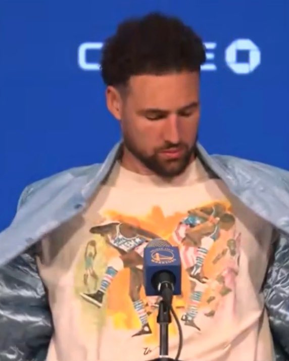 UNDRCRWN's tweet photo. Also seen wearing a piece of the @UNDRCRWN x @Globies collaborative capsule earlier this week, Klay Thompson. The “World Famous” tee is available here: https://t.co/THIJXVfH8O https://t.co/P6uito2h9d