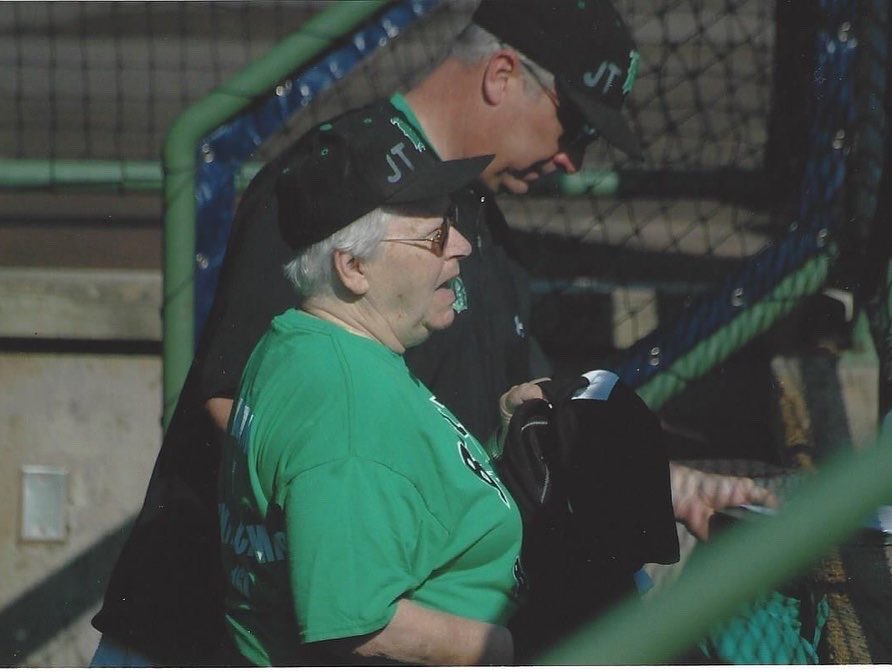 ChrisWess01's tweet photo. It’s finally here!
@BadinBaseball opening day at Athletes in Action field in Xenia today, 2:30PM v Hoban (@HobanBaseball)
Gonna be 🥶 so wear your mittens!
#Angelinthedugout #BaseballChristy #BaseballSally #BadinBaseball #HighschoolBaseball
#OpeningDay https://t.co/ggf35VBqHX