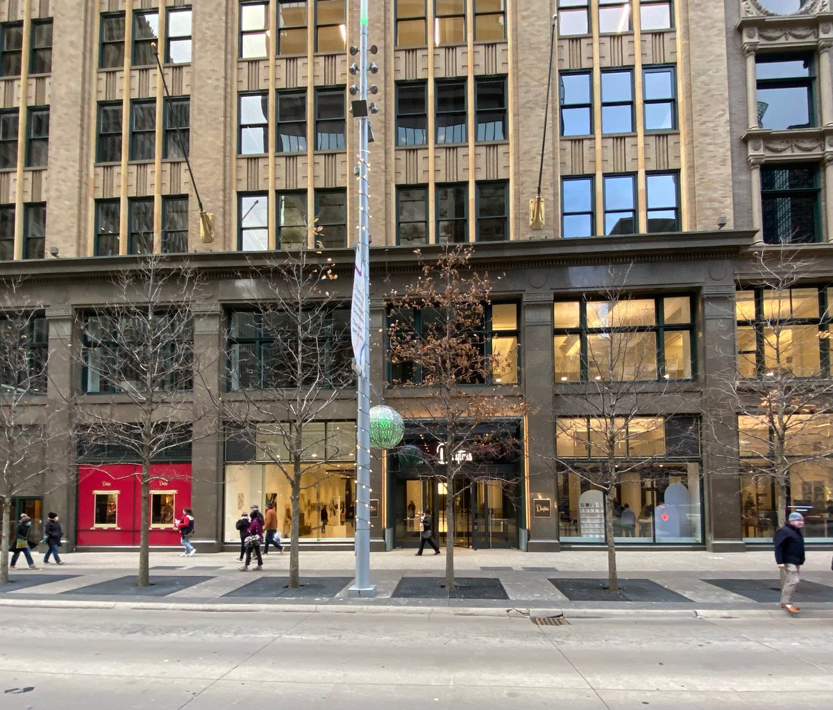 Delighted that @grayfoxcoffee is opening a skyway-level outpost in The Store Formerly Known As Dayton's. Perhaps this will help to jump-start the creation of the building's long-planned (and long-delayed) lower-level food hall. #700Nicollet #DowntownMinneapolis. .