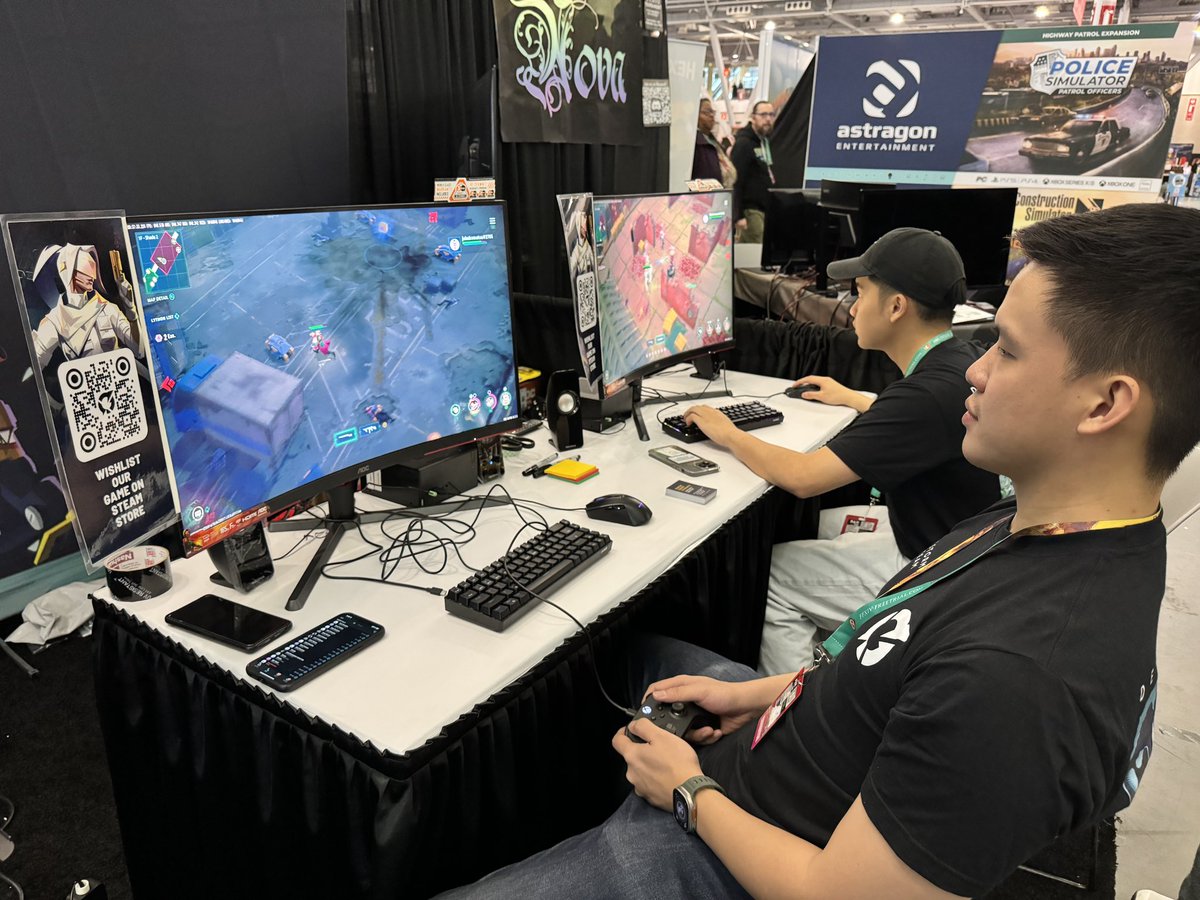 We survived until day 3 of #PAXEast 😱 The Riftstorm peeps are stealing time to play for while before the crowd comes in 🫣 The t-shirts are still available so come in and conquer the challenge! (PAX East, Boston, booth 18105)
