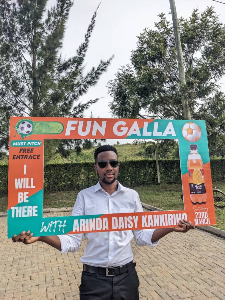 InfluencerUg1's tweet photo. Get ready for the most exciting event of the year! The Fun Galla is here! 🎊 Join us for games, laughter, and the chance to meet the aspiring Guild President, @daisy_arinda! 🙌🏼 

Be one of the first to arrive and enjoy free Minute Maid! Don't miss out on this epic event! See you there! 
📍MUST pitch 
🎫Free entrance 

#ArindaDaisy4Guild