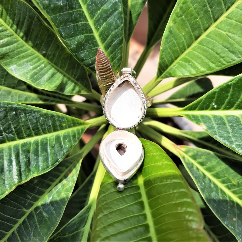 Red Garnet Ring,925 Sterling Silver
Buy AT:

amazon.com/Sterling-Gemst…

#Redgarnetgemstonering #Januarybirthstonering #Elegantdesignring #Hippieringforgift #Artisancraftedjewelry #Uniquestylegift #Giftforlovers #Dailywearring #Vintagestylegift #Giftforspecialone #Engagementring