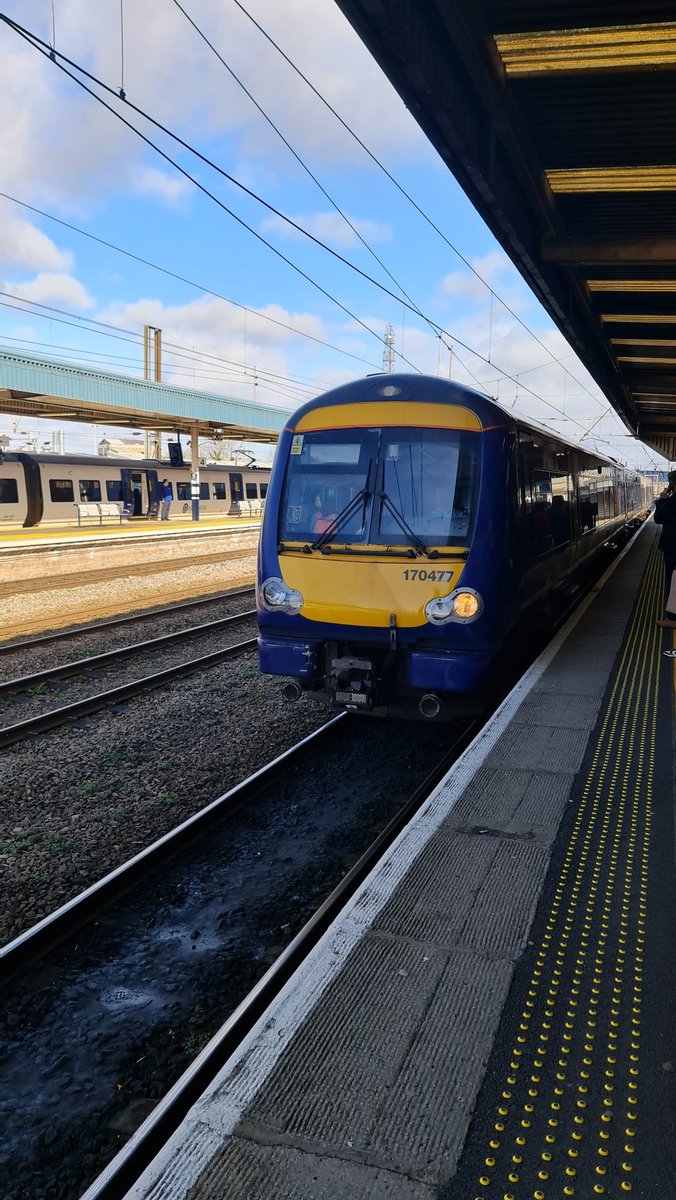 Northern Trains 170477 working 1J42 0653 Scarborough to Sheffield #northerntrains #northern #class170 #class170turbostar #turbostar #dmu #scarborough #bridlington #hull #goole #thornenorth #doncaster #sheffield #viahull #viagoole #saturday #23rd #march #2024 @northernassist