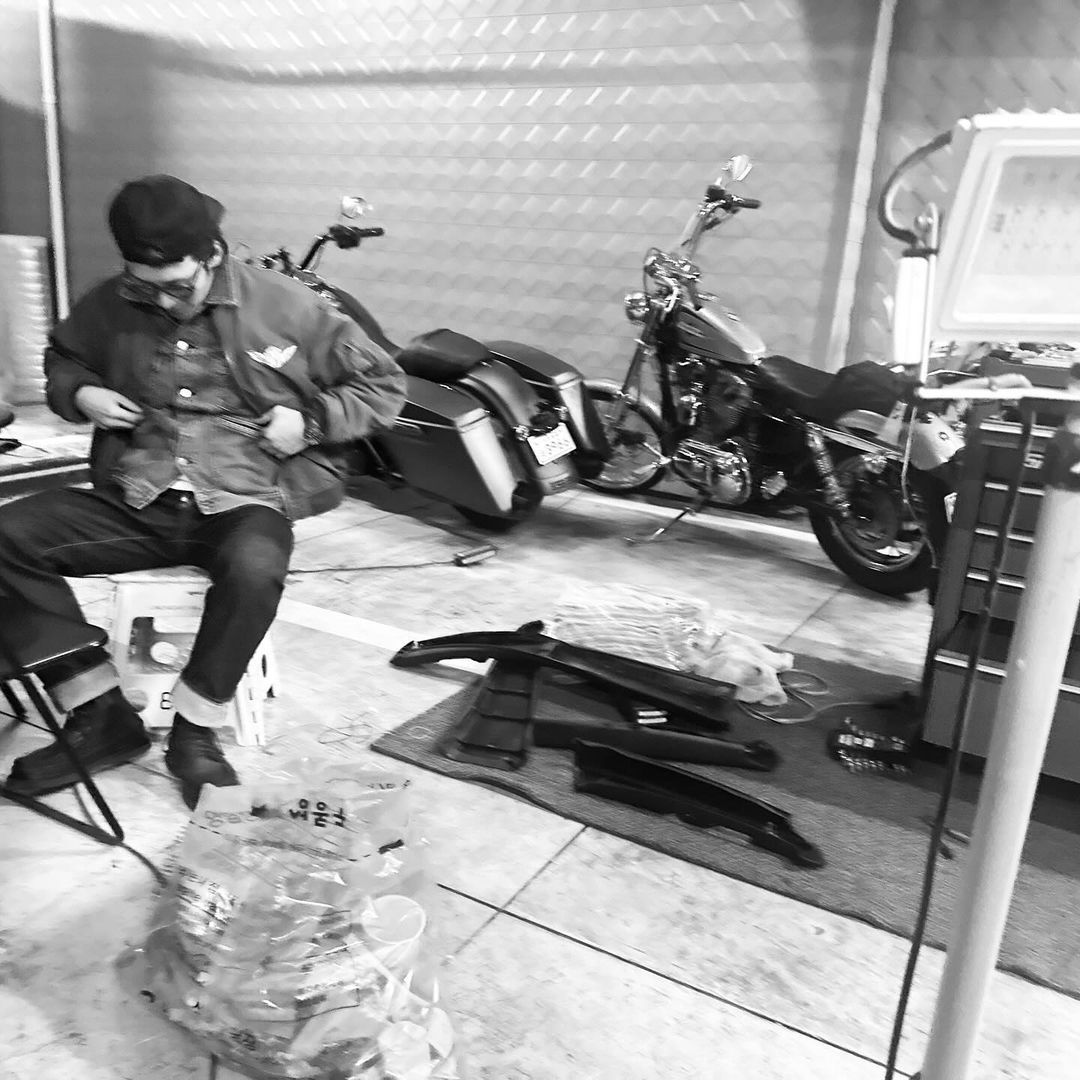 vana_vvk1973's tweet photo. 23/03/2024
New IG update and story
He and his babies 🏍️🛵🏍️🛵🏍️🛵🏍️🛵🏍️🛵🏍️🛵🏍️🛵🏍️🛵
@jichangwook
#bangchigu
#JICHANGWOOK
#JCW
#JICHANGWOOK_ARCHIVE
#springcompany_official
#지창욱
#JICHANGWOOK
#jichangwook
#TheWorstOfEvil
#ParkJunmo
#welcometosambalri
#jichangwookfans
#repost https://t.co/8BxFl3sbu1