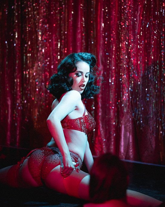 4 years ago, or in my eyes, baby me!  It's so wonderful still doing what I do best!  Just thought I'd<a href="/tag/dance"class="tags"><span>#dance</span></a><a href="/tag/melbourne"class="tags"><span>#melbourne</span></a><a href="/tag/burlesque"class="tags"><span>#burlesque</span></a><a href="/tag/costume"class="tags"><span>#costume</span></a><a href="/tag/showgi"class="tags"><span>#showgi</span></a>