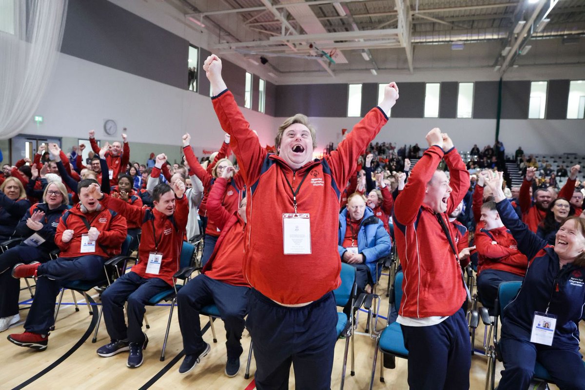 The First Minister and deputy First Minister attended the spectacular opening ceremony of the Special Olympics Ireland Winter Games. They wished the athletes every success, describing them as true ambassadors for sport.