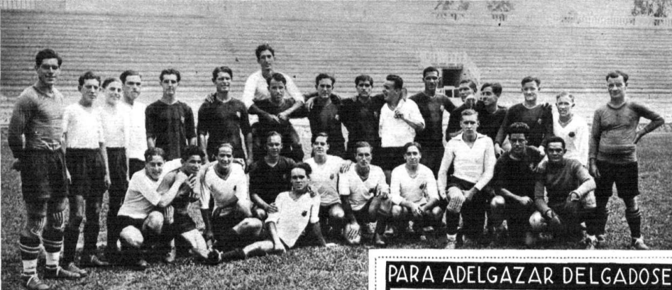 Plantilla del Barça en 1931. Supongo que mezcla de primer y segundo equipo (el segundo no era exactamente filial del primero). Se aprecian en el centro a Piera, Sagi-Barba y Samitier, y a la derecha, a Greenwell. Parte, con camisetas blancas muy parecidas a las de esta temporada.