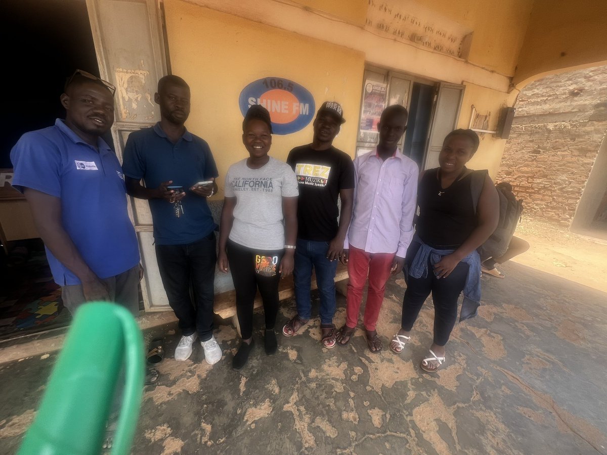 In house training at @shinefm in Oyam district about the use of <a href="/COMNETU2/">COMNETU</a> radio portal. You can now listen to it at radiocomnetu.org/shinefm/