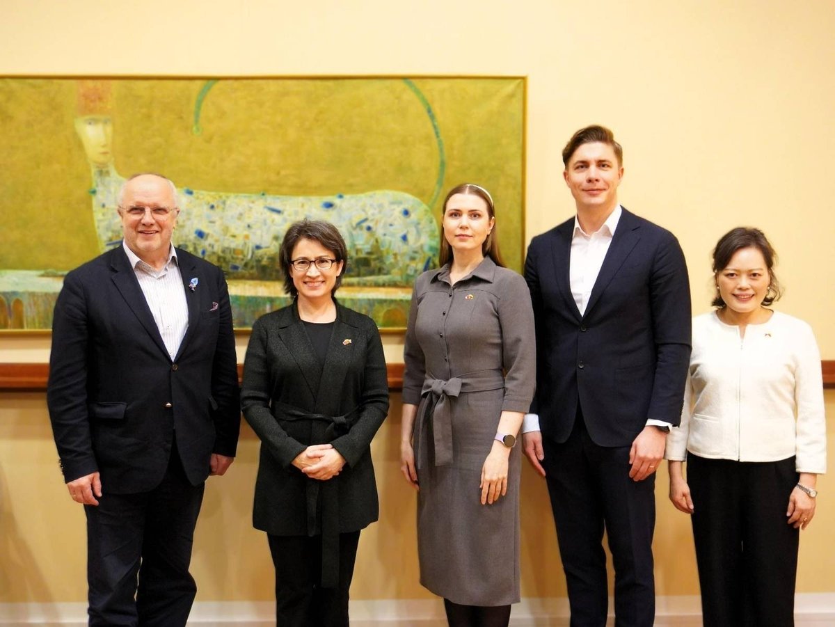 My dear friend @bikhim as always stands strong for 🇺🇦 & for 🇱🇹. We are deeply honoured & happy to welcome You in #Vilnius ❤️ 🇹🇼 3 VPs of #Lithuanian Social Democratic Party with the VP-elect of #Taiwan & Head of @TW_in_LT after great talk on further cooperation. @MOFA_Taiwan