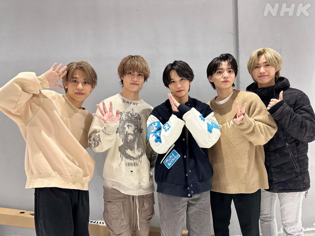 nhk_radirer's tweet photo. ／

本日9時台にて
#嶋﨑斗亜 くん❤️
#西村拓哉 くん💙
#岡﨑彪太郎 くん💛
#當間琉巧 くん💚
からのメッセージをOA！

＼

お聞き逃しなく！
#nhkらじらー #Lilかんさい https://t.co/FpHDhfKkgD