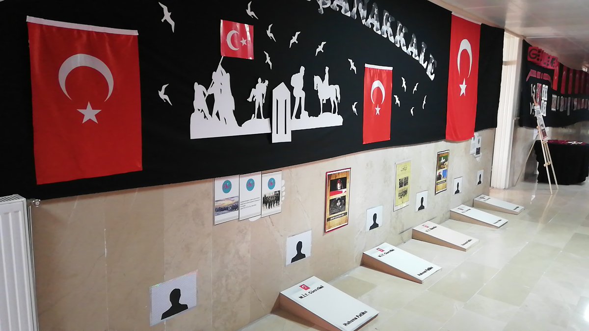 sarkislal58's tweet photo. 18 mart şehitleri anma ve çanakkale zaferini anma proğramlarımız şehitlerimiz adına hüzün zaferimiz adına gururla çeşitli etkinlikler düzenlendi
Etkinliklerde teveccüh lerini eksik etmeyen tüm şarkışla halkına teşekkür ederiz.
@sivasmem @sivasvaliligi @Sivas_HEDEF @sarkislamem https://t.co/o83gSW1Z3X