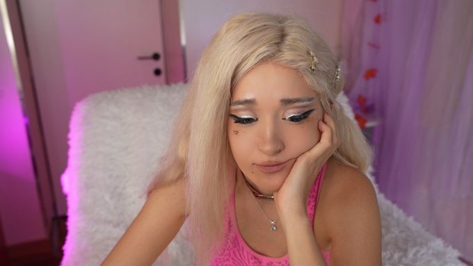 I'm online @MyFreeCams! #onmfc https://t.co/yFwj0sl3Z5 💚 https://t.co/V7dAMjqgZT<a class="tags" href="/tag/myfreecams">@myfreecams</a><a href="/tag/onmfc"class="tags">#onmfc</a>