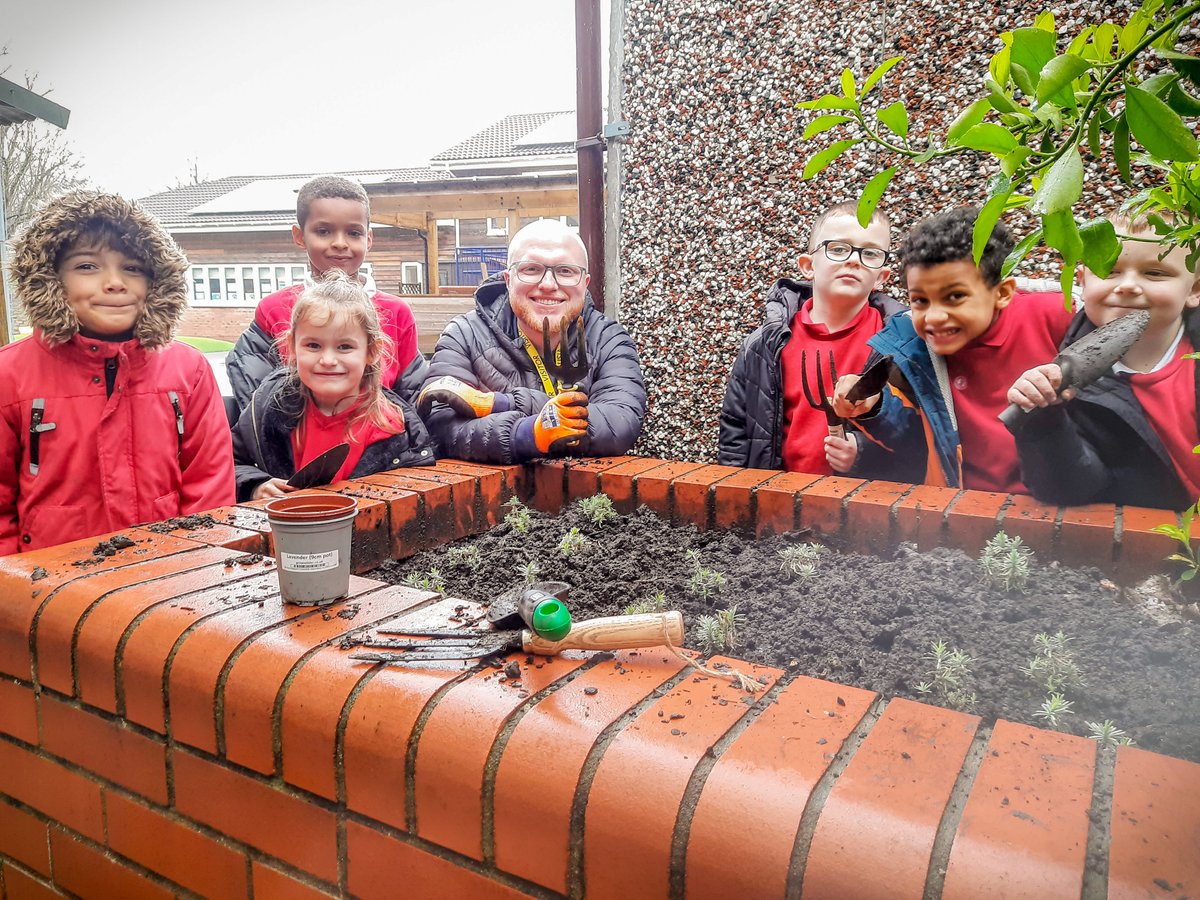 2000 children are taking action to create Wild Spaces for butterflies and moths at school! 🌿📚 Empowering our future generations to connect with nature and protect biodiversity 🦋 Read now 👉 butterfly-conservation.org/news-and-blog/… #SaveButterflies #MothsMatter #WildSpaces