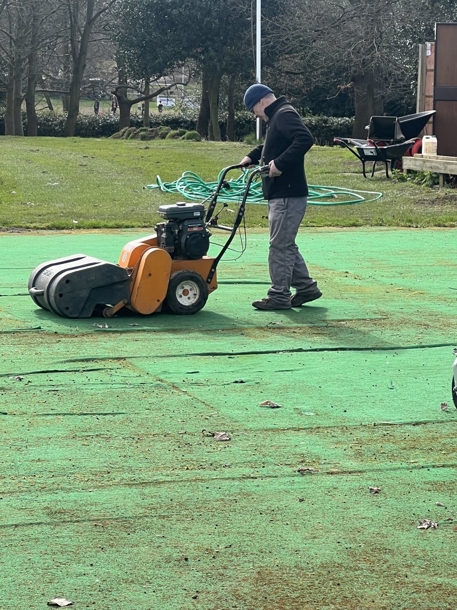 ⁦@AmpthillTownCC⁩ #GetSetWeekend up and running, lots of jobs being ✔️ plus tea ☕️ being consumed.