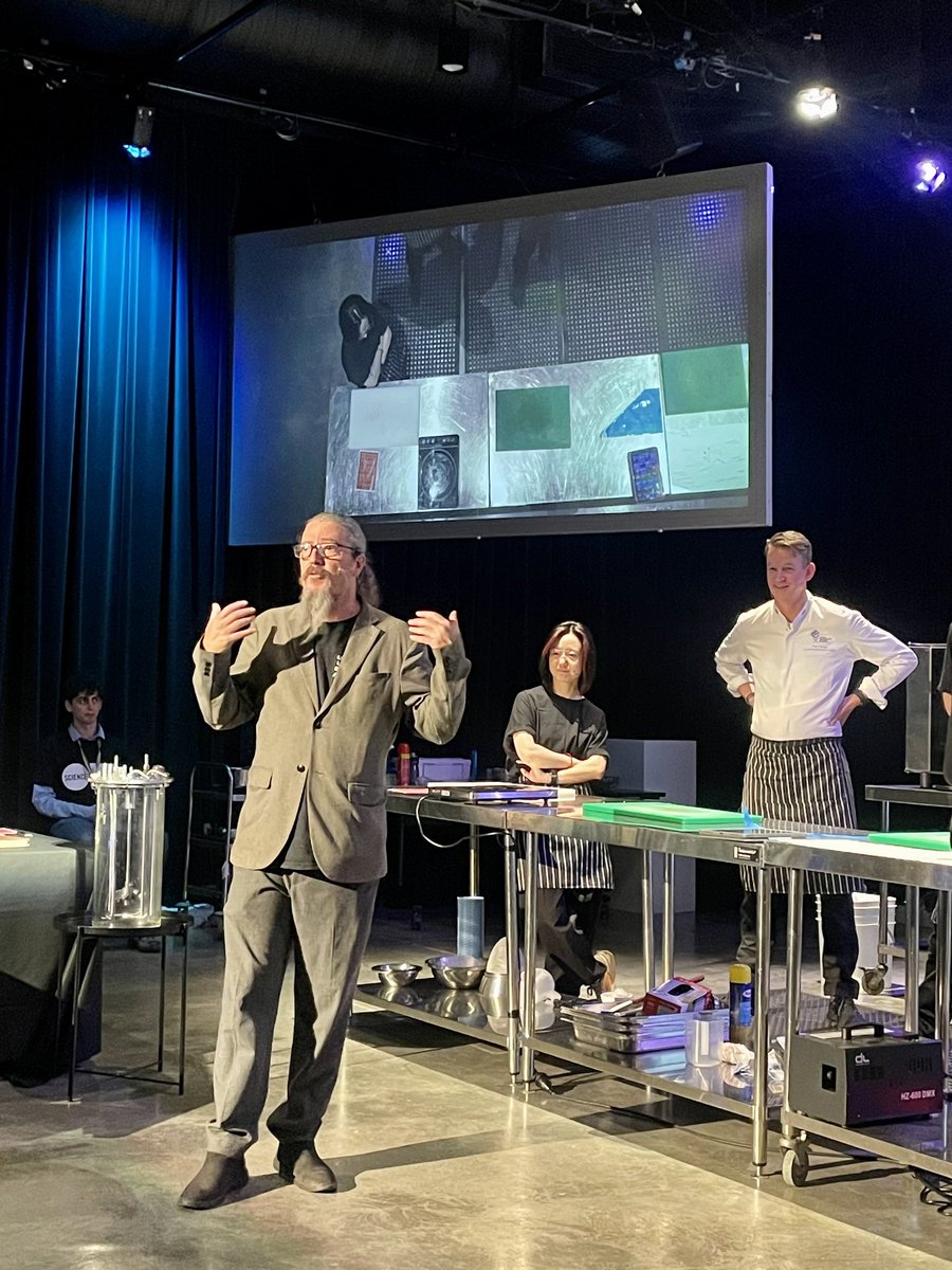 _ryanjefferies's tweet image. #artmeatflesh by @OronCatts @SymbioticALab has been a fabulous battle of synthetic vs natural food @scigallerymel - questioning our future foods #notnatural