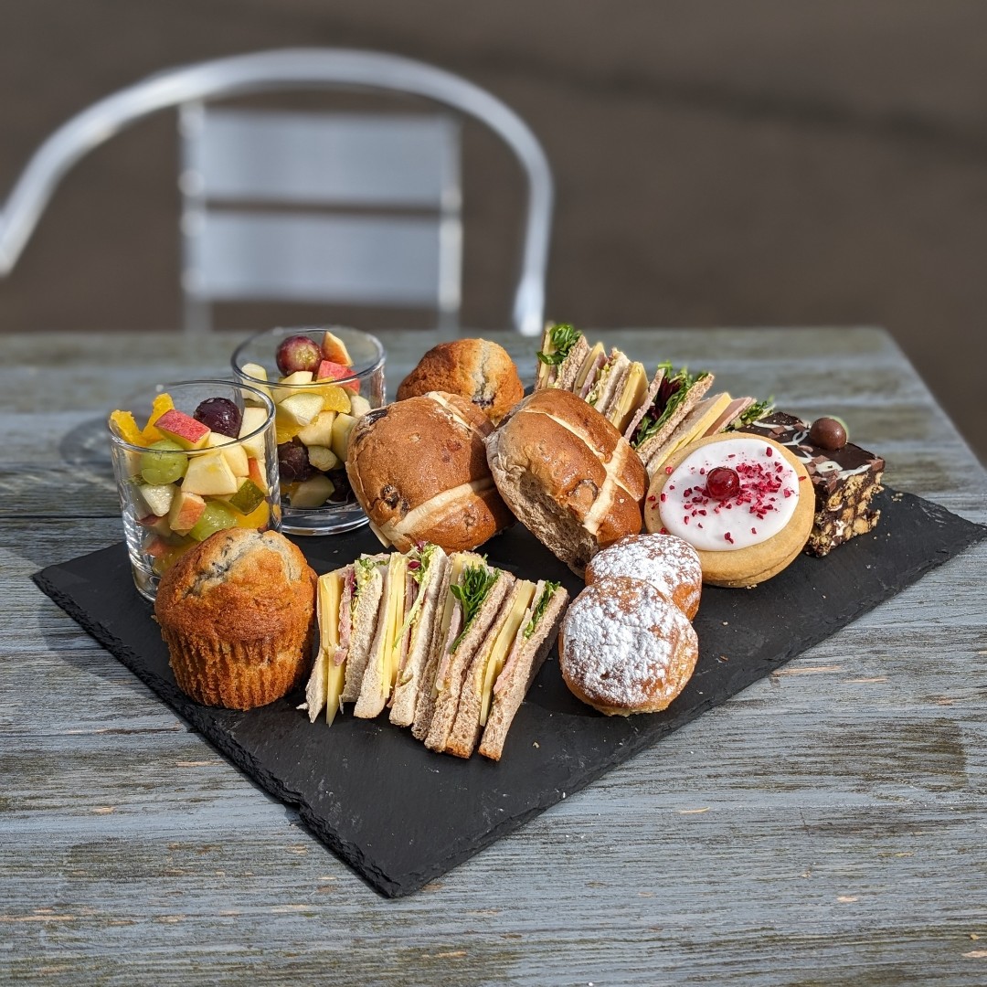 museumbw's tweet photo. Join us for an egg-citing Easter Fun Day at Balhousie Castle &amp; Pre-order your picnic box from the Bistro for a hassle-free &amp; delicious meal on March 30th! Each box includes sandwiches, hot cross buns, mini scones, muffins, and more! https://t.co/hBeoRMecZi

#PicnicBox #Easter https://t.co/cSDmvHroig
