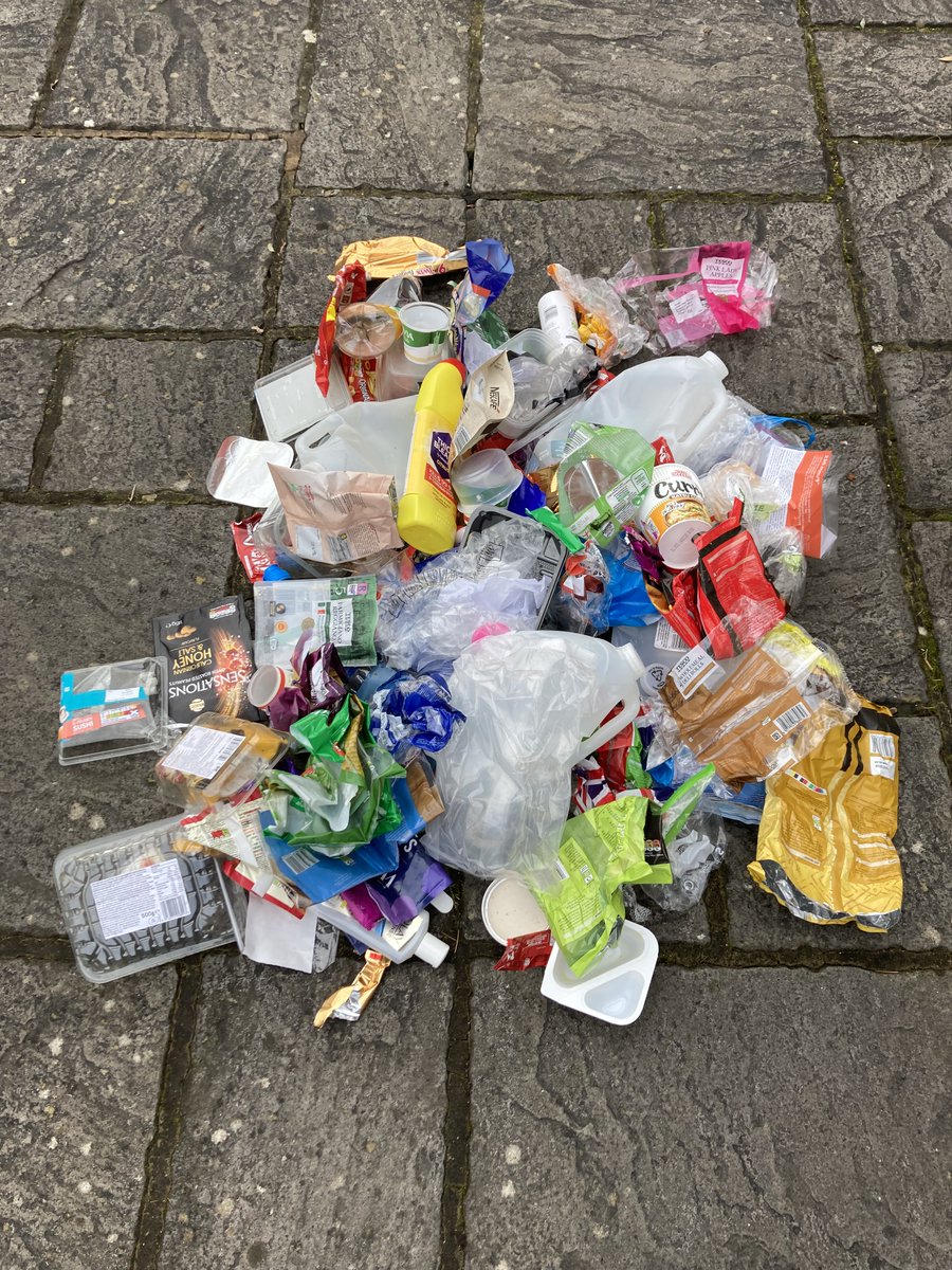 MarkMason_dt's tweet photo. I just took part in The Big Plastic Count, as we’re still producing far too much plastic. @_RobbieMoore, will you lead the way at the negotiations for a Global Plastics Treaty and push for a cut in production of at least 75% by 2040? https://t.co/8DxCyMRxIx