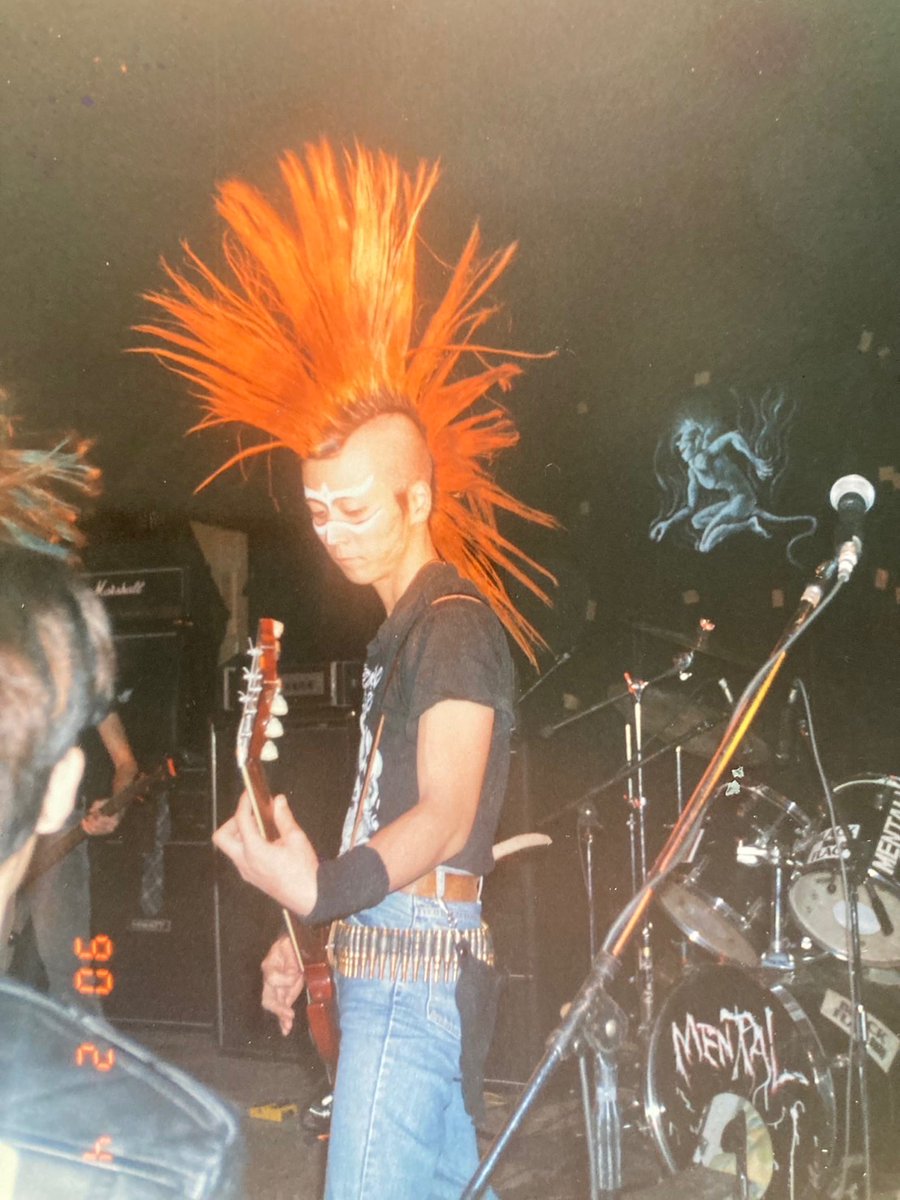 情報解禁！拡散万歳！
俺と秋山で一年間総力を上げ取材した「静岡ハードコア」ついに発売！
世界で一番モヒカン人口の多い街、静岡ハードコアシーンの真髄に迫る一冊！
関西ハードコアも新装版で再発決定！
よろしくお願いします！
#静岡ハードコア
#関西ハードコア
#ISHIYA

rooftop1976.com/news/2024/03/2…